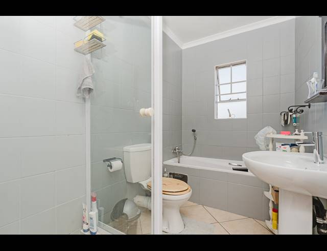 2 BEDROOM TOWNHOUSE FOR SALE IN HALFWAY GARDENS